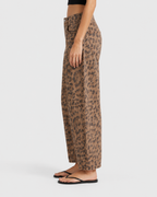 Zara Elegant Curved High Waist Barrel Jeans