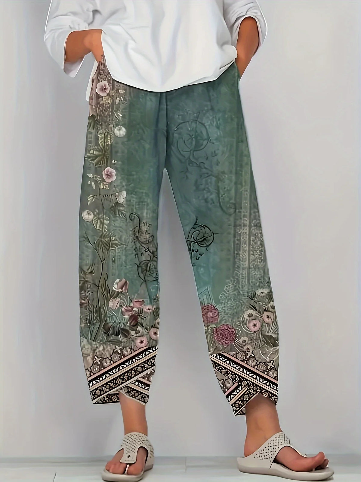 Women's Elegant Botanical Cropped Trousers