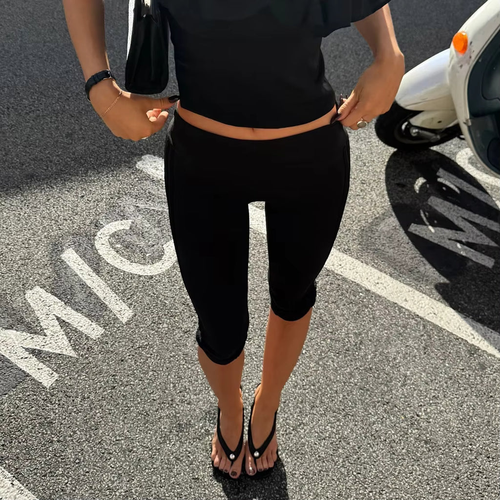 Women's Low Rise Split Hem Capri Leggings